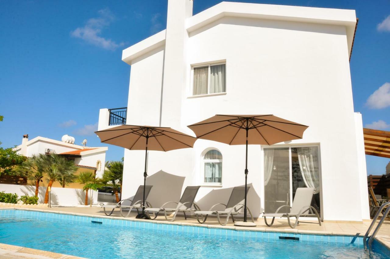 Villa Olivia, Корал-Бэй Экстерьер фото