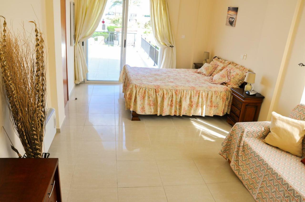 Villa Olivia, Корал-Бэй Экстерьер фото