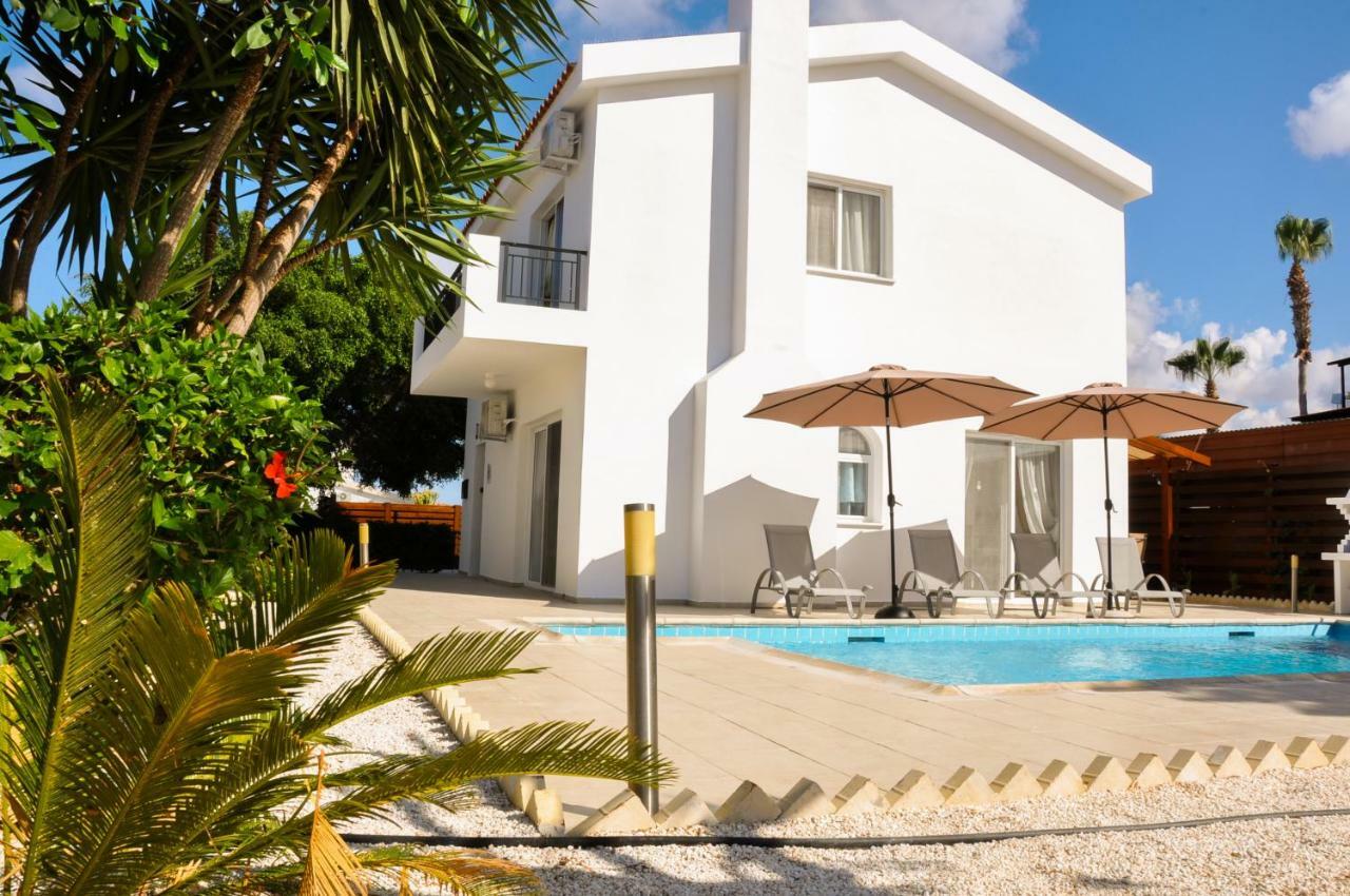 Villa Olivia, Корал-Бэй Экстерьер фото