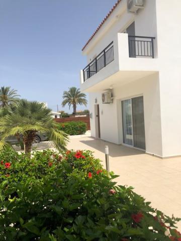 Villa Olivia, Корал-Бэй Экстерьер фото